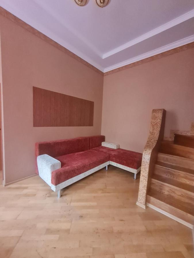 Apartment on Evgena Konovaltsya 3 Loetsk Buitenkant foto